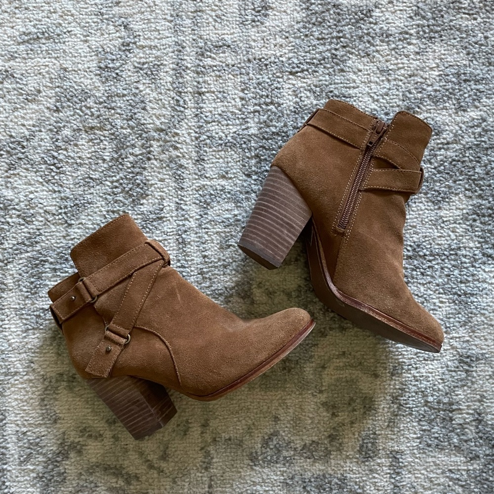 Gianni Bini suede ankle boots
